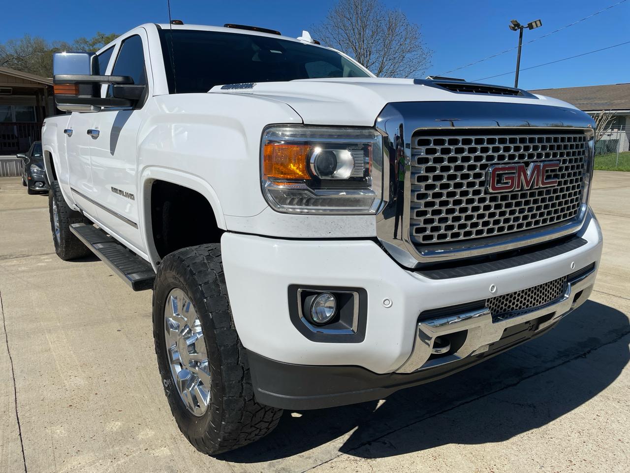 GMC Sierra 2500HD 4WD Crew Cab 153.7" Denali 2017