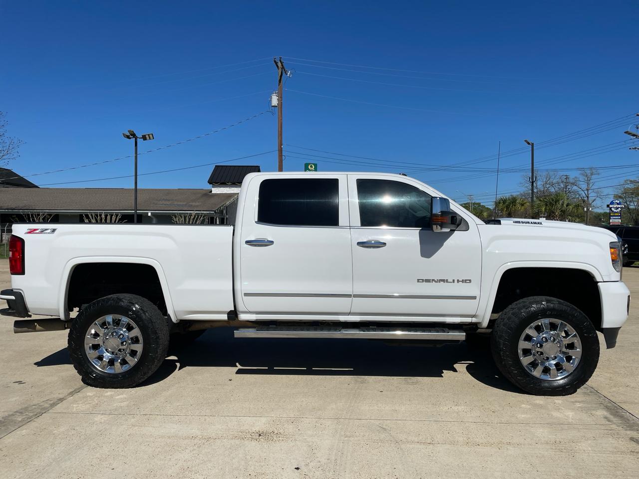 GMC Sierra 2500HD 4WD Crew Cab 153.7" Denali 2017