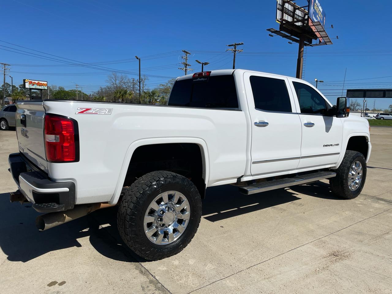 GMC Sierra 2500HD 4WD Crew Cab 153.7" Denali 2017