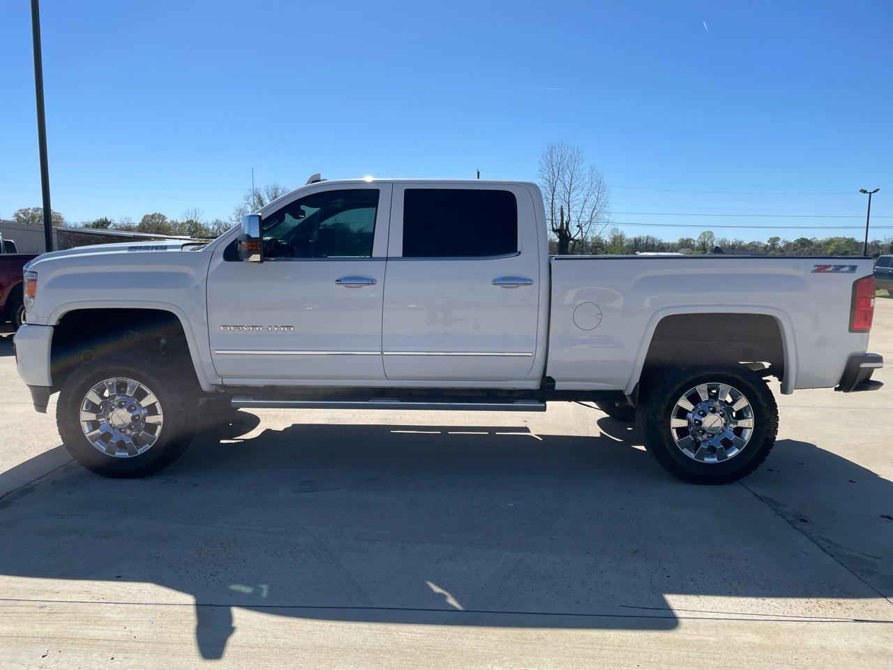 GMC Sierra 2500HD 4WD Crew Cab 153.7" Denali 2017