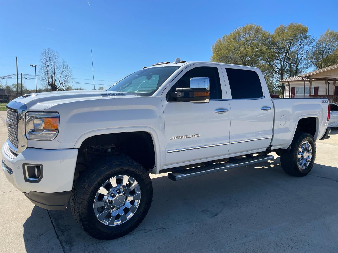 GMC Sierra 2500HD 4WD Crew Cab 153.7" Denali 2017