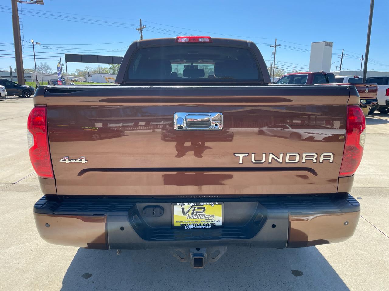 Toyota Tundra 4WD Truck CrewMax 5.7L FFV V8 6-Spd AT 1794 (Natl) 2016