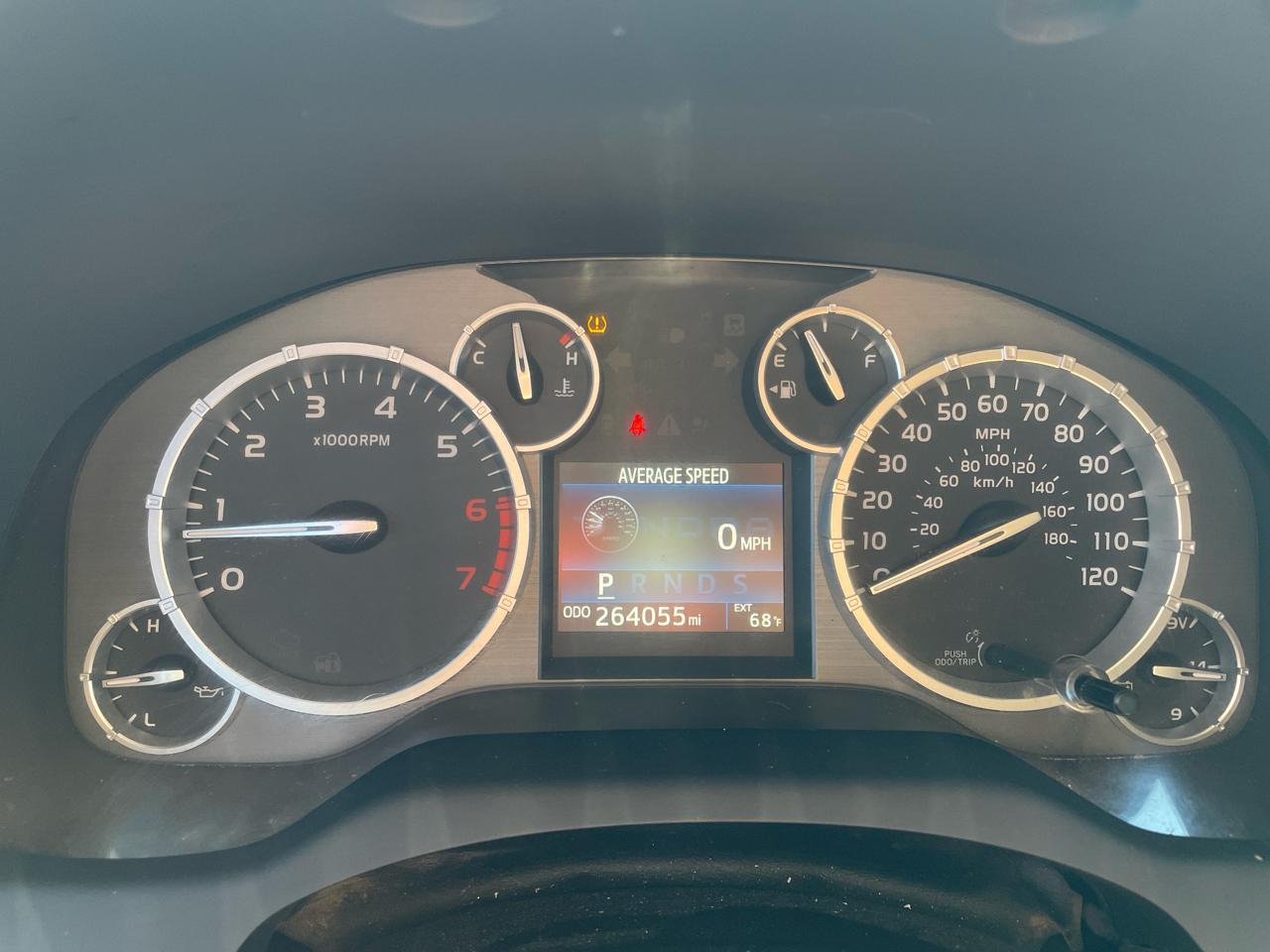 Toyota Tundra 4WD Truck CrewMax 5.7L FFV V8 6-Spd AT 1794 (Natl) 2016