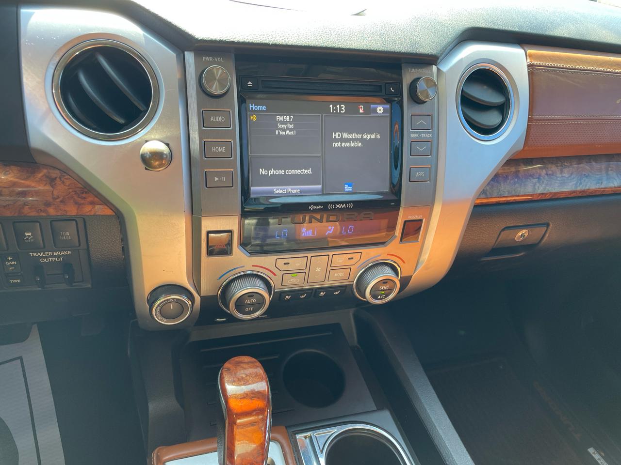 Toyota Tundra 4WD Truck CrewMax 5.7L FFV V8 6-Spd AT 1794 (Natl) 2016