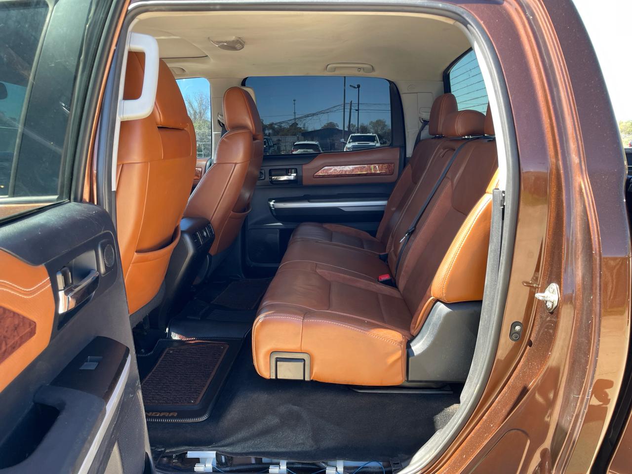 Toyota Tundra 4WD Truck CrewMax 5.7L FFV V8 6-Spd AT 1794 (Natl) 2016