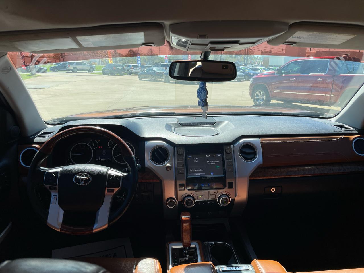 Toyota Tundra 4WD Truck CrewMax 5.7L FFV V8 6-Spd AT 1794 (Natl) 2016