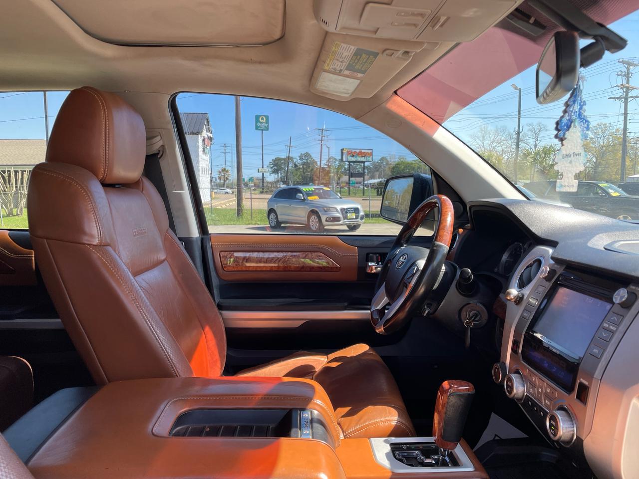 Toyota Tundra 4WD Truck CrewMax 5.7L FFV V8 6-Spd AT 1794 (Natl) 2016