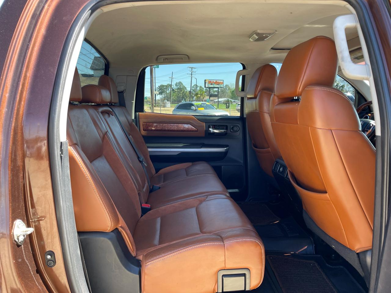 Toyota Tundra 4WD Truck CrewMax 5.7L FFV V8 6-Spd AT 1794 (Natl) 2016