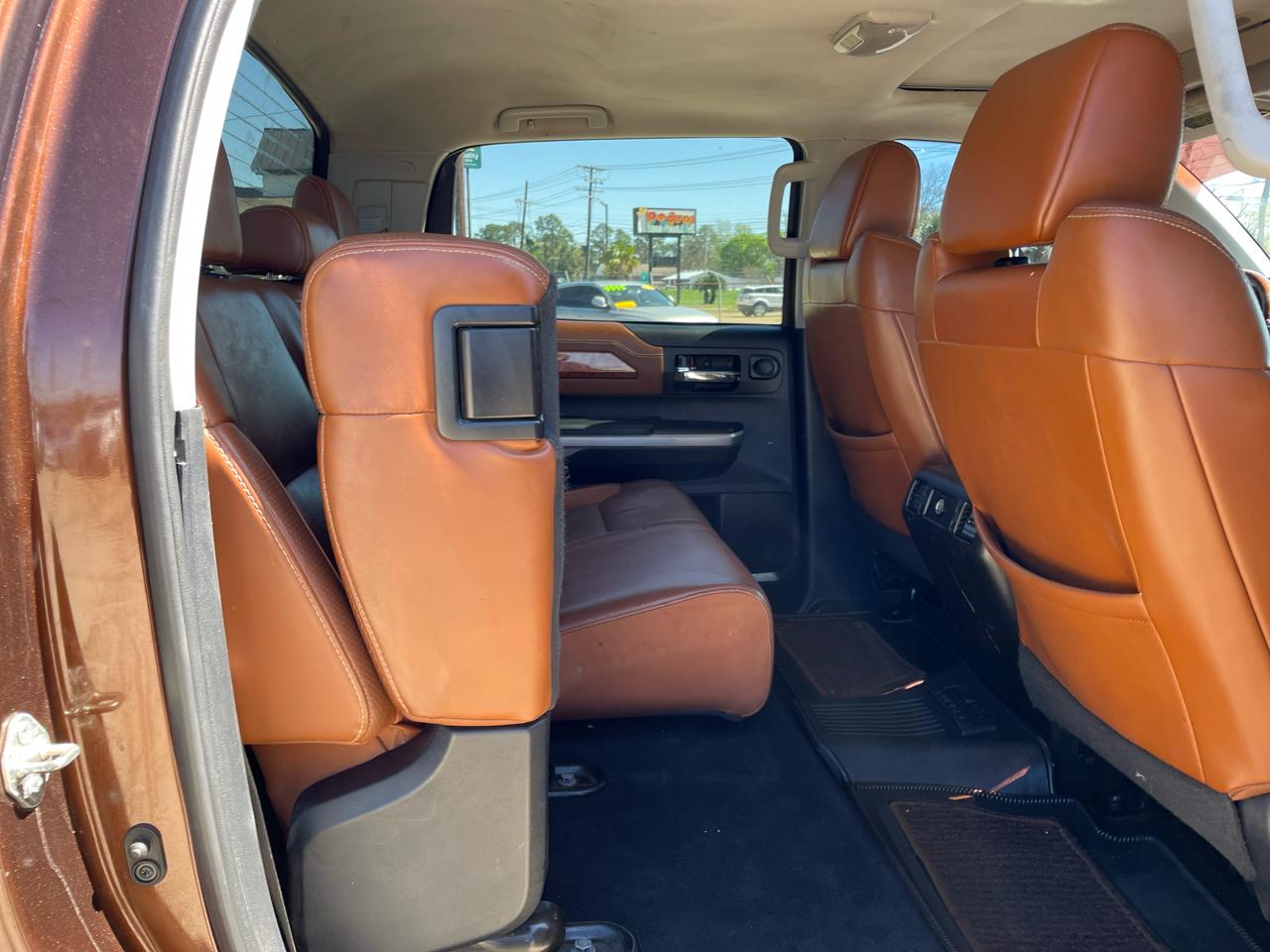 Toyota Tundra 4WD Truck CrewMax 5.7L FFV V8 6-Spd AT 1794 (Natl) 2016