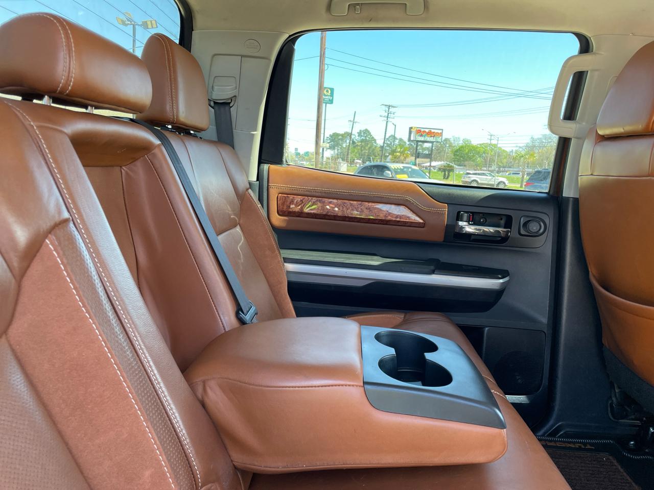 Toyota Tundra 4WD Truck CrewMax 5.7L FFV V8 6-Spd AT 1794 (Natl) 2016