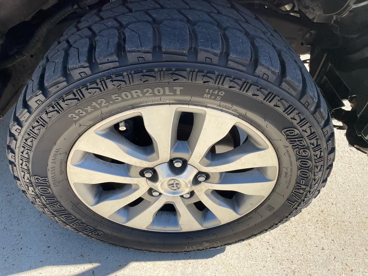 Toyota Tundra 4WD Truck CrewMax 5.7L FFV V8 6-Spd AT 1794 (Natl) 2016