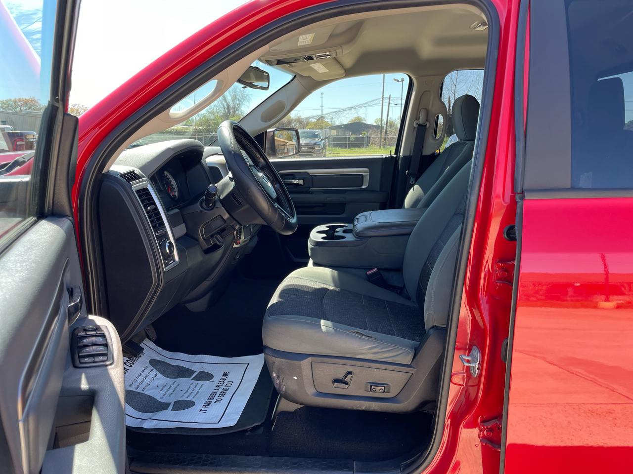 RAM 1500 2WD Quad Cab 140.5" Big Horn 2015