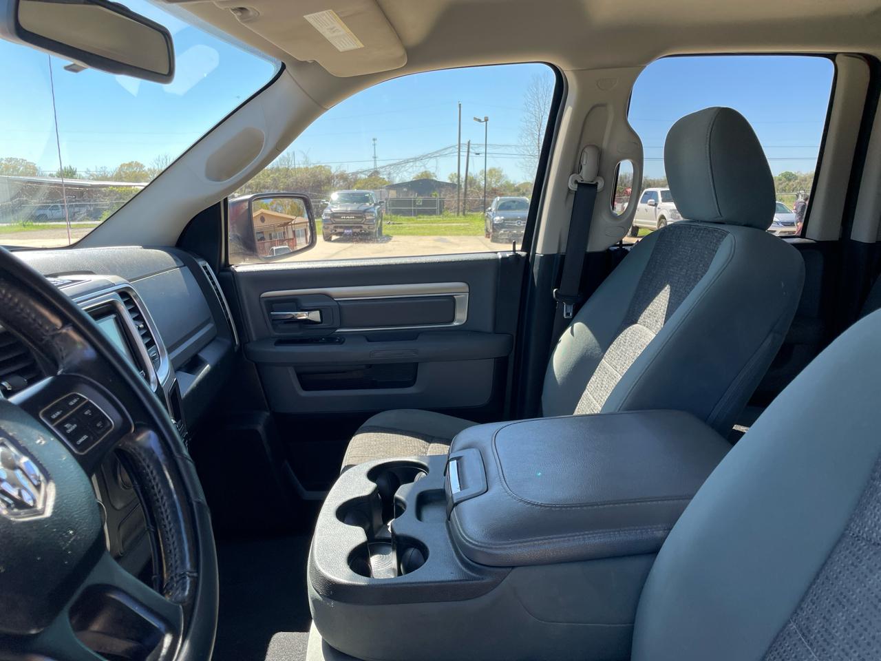 RAM 1500 2WD Quad Cab 140.5" Big Horn 2015