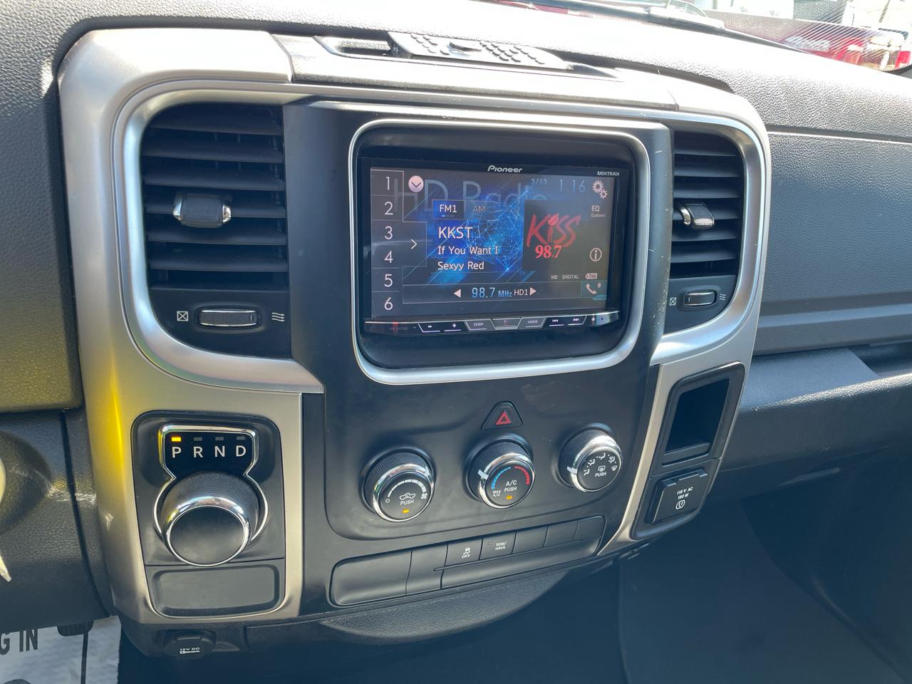 RAM 1500 2WD Quad Cab 140.5" Big Horn 2015