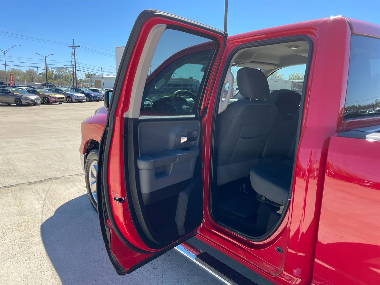 RAM 1500 2WD Quad Cab 140.5" Big Horn 2015