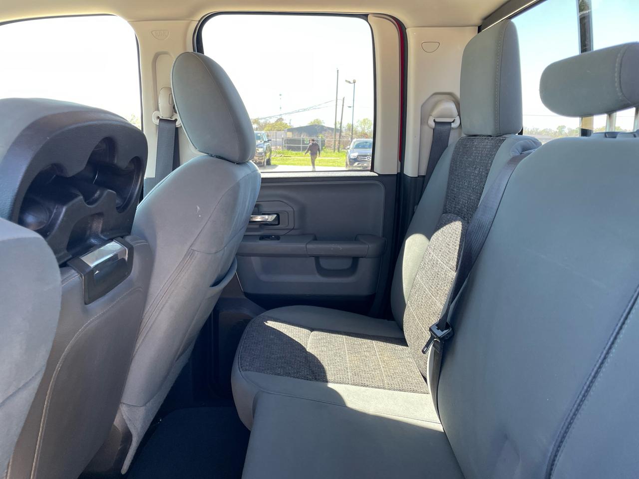 RAM 1500 2WD Quad Cab 140.5" Big Horn 2015