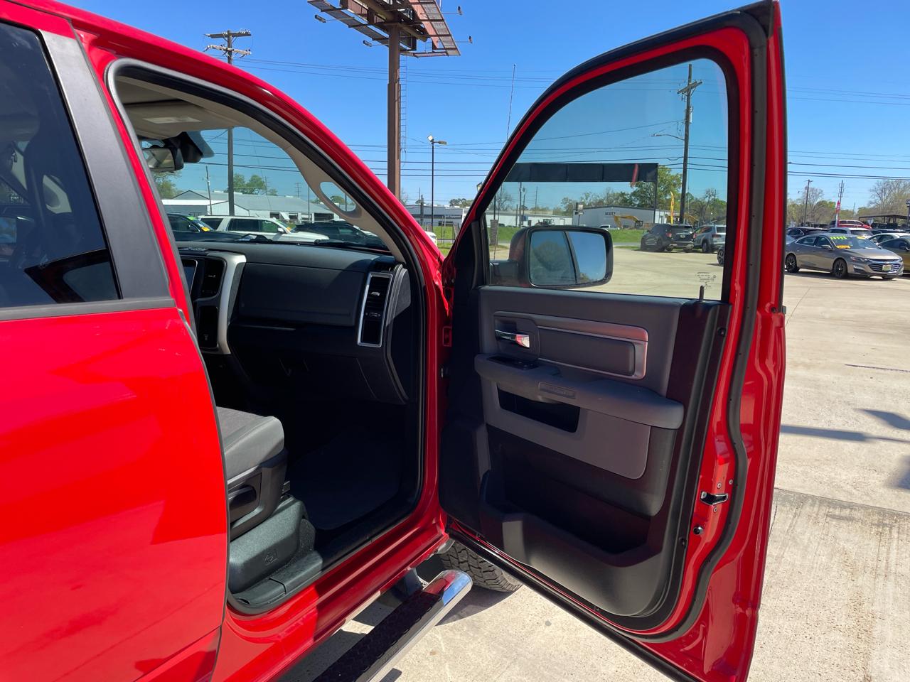 RAM 1500 2WD Quad Cab 140.5" Big Horn 2015