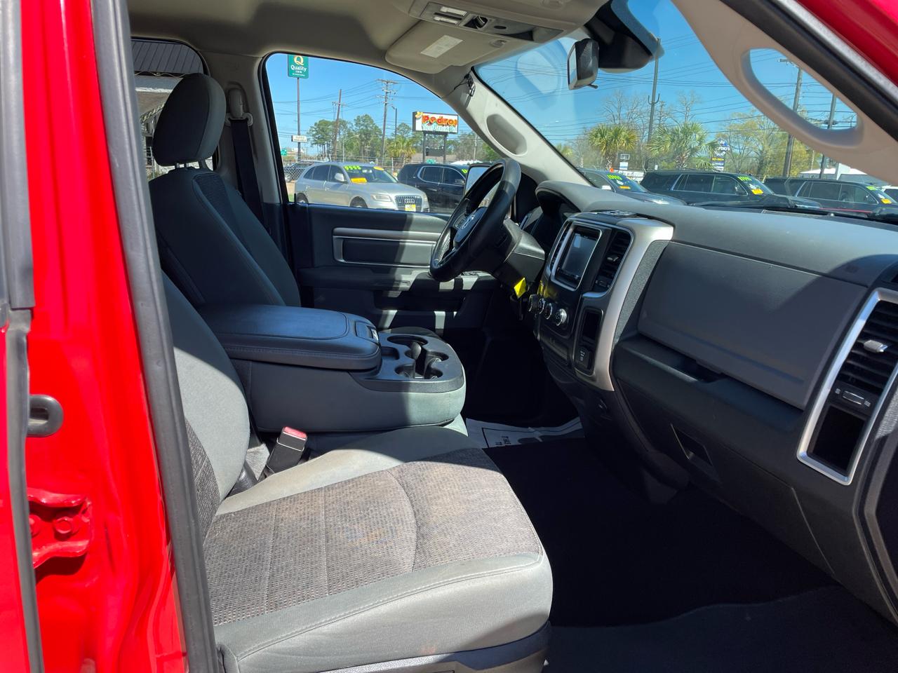 RAM 1500 2WD Quad Cab 140.5" Big Horn 2015