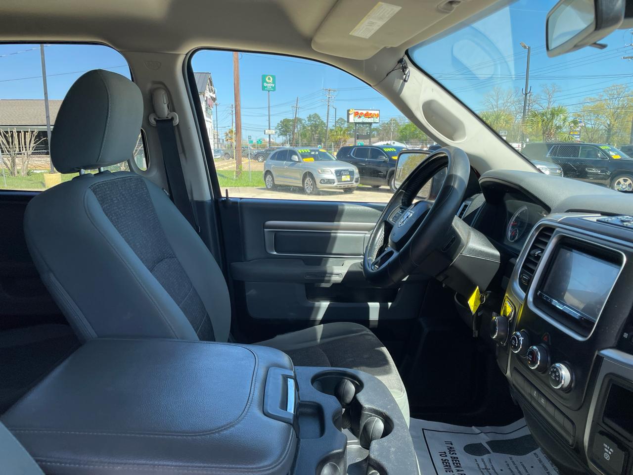 RAM 1500 2WD Quad Cab 140.5" Big Horn 2015