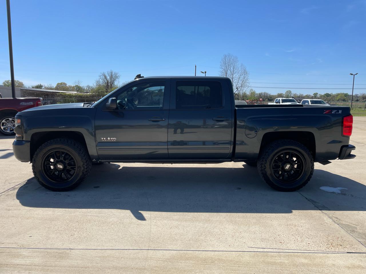 Chevrolet Silverado 1500 4WD Crew Cab 143.5" LT w/2LT 2018