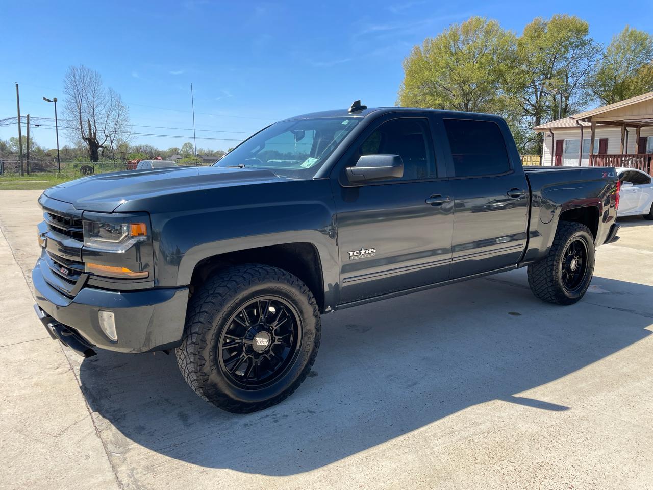 Chevrolet Silverado 1500 4WD Crew Cab 143.5" LT w/2LT 2018