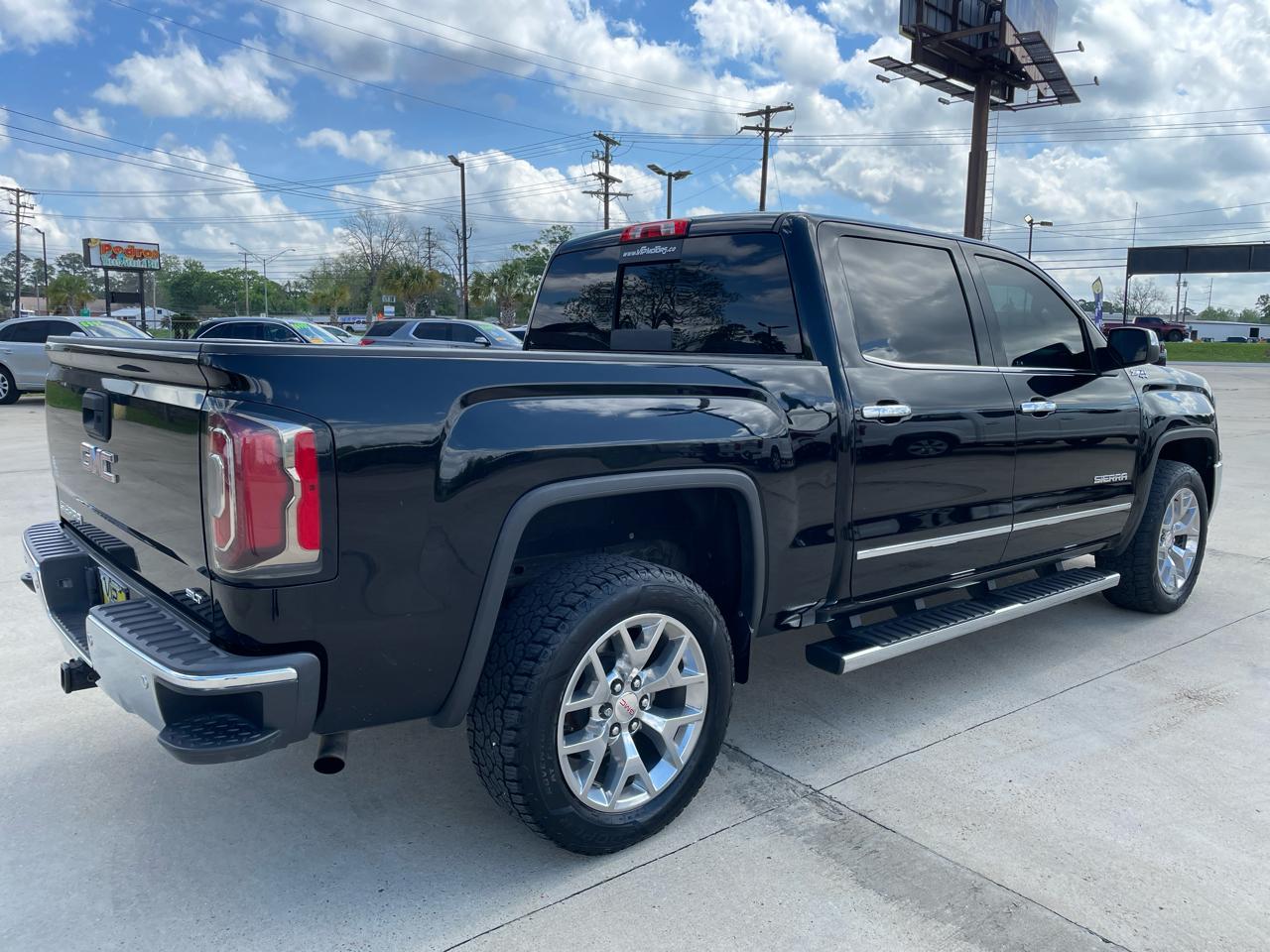 GMC Sierra 1500 4WD Crew Cab 143.5" SLT 2018