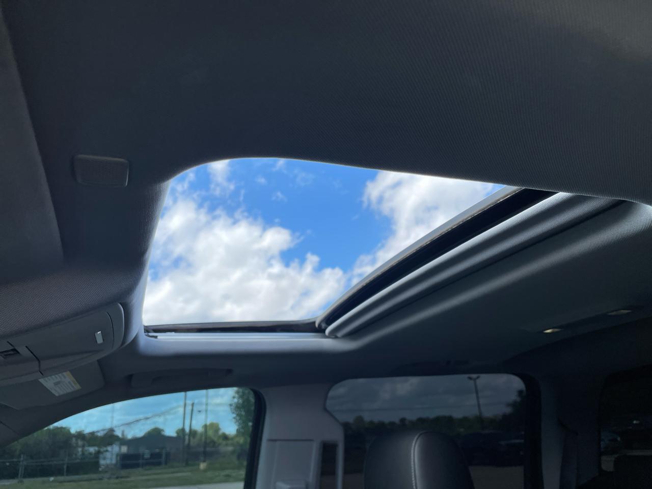 GMC Sierra 1500 4WD Crew Cab 143.5" SLT 2018