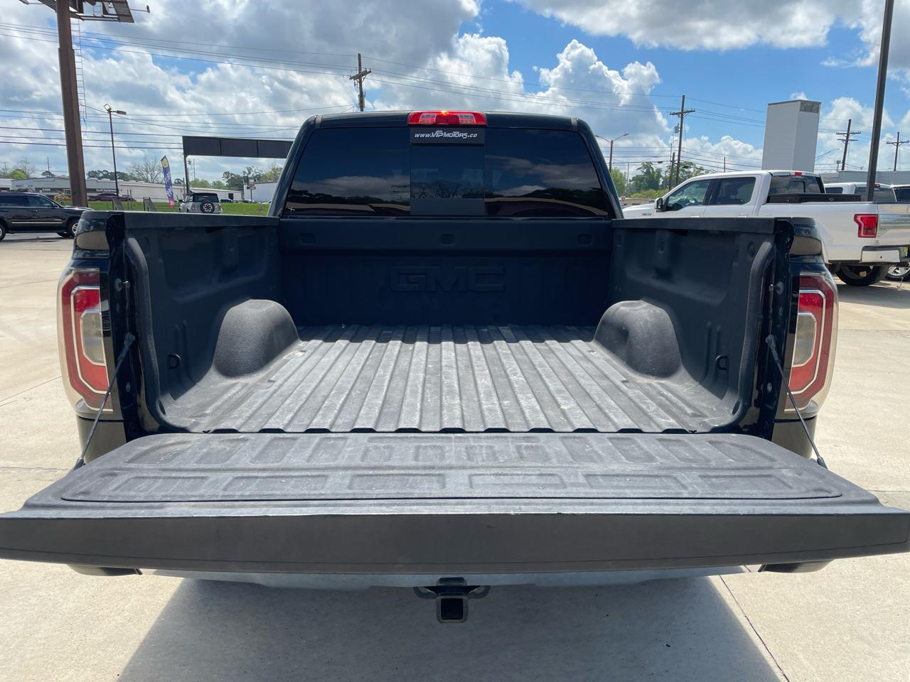 GMC Sierra 1500 4WD Crew Cab 143.5" SLT 2018