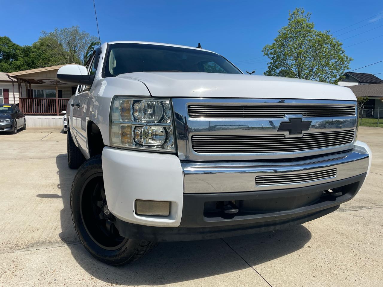 Chevrolet Silverado 1500 4WD Crew Cab 143.5" LT 2011