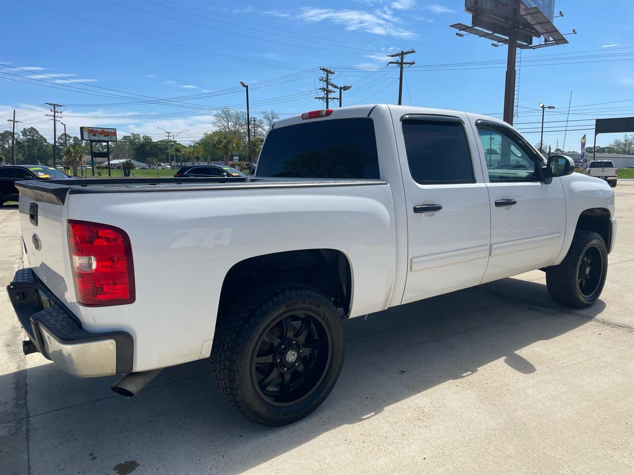 Chevrolet Silverado 1500 4WD Crew Cab 143.5" LT 2011