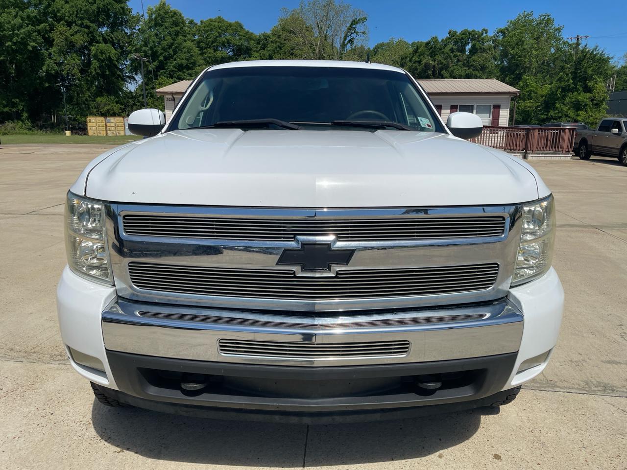 Chevrolet Silverado 1500 4WD Crew Cab 143.5" LT 2011