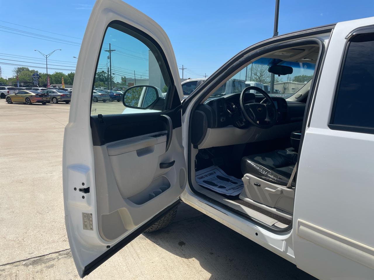 Chevrolet Silverado 1500 4WD Crew Cab 143.5" LT 2011
