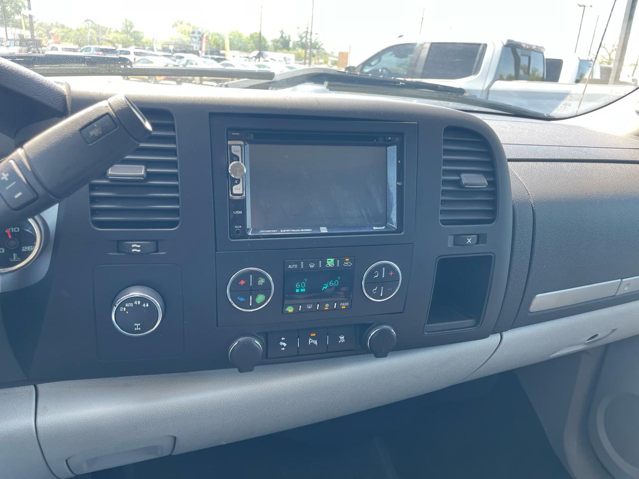 Chevrolet Silverado 1500 4WD Crew Cab 143.5" LT 2011