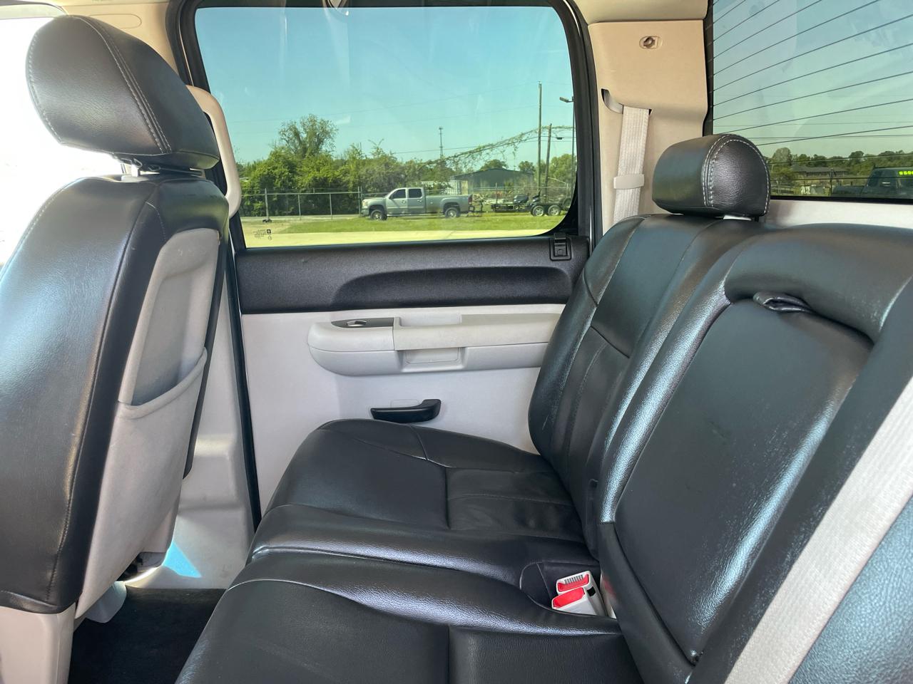 Chevrolet Silverado 1500 4WD Crew Cab 143.5" LT 2011