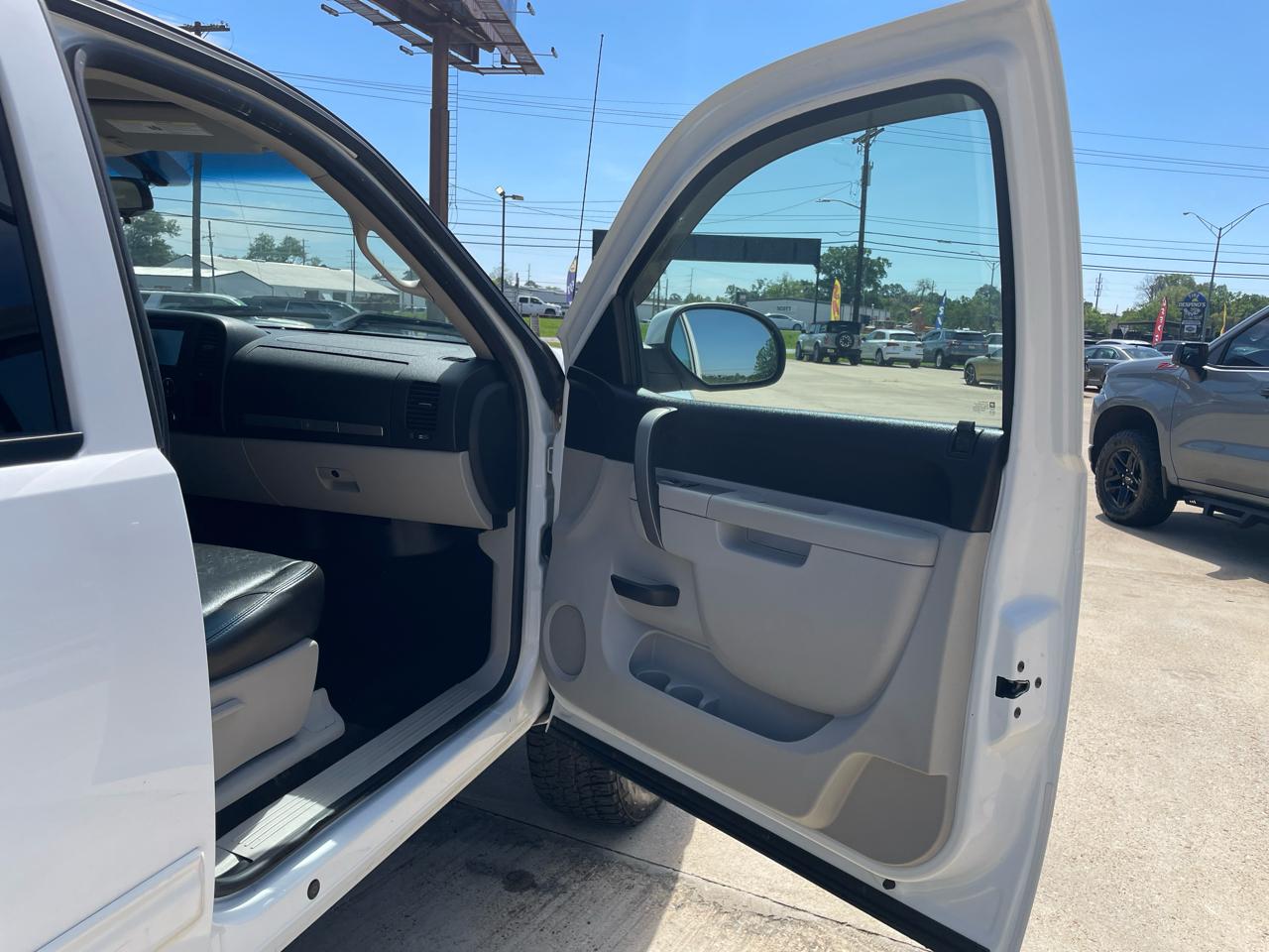 Chevrolet Silverado 1500 4WD Crew Cab 143.5" LT 2011