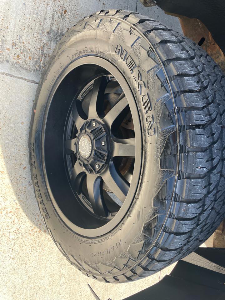 Chevrolet Silverado 1500 4WD Crew Cab 143.5" LT 2011