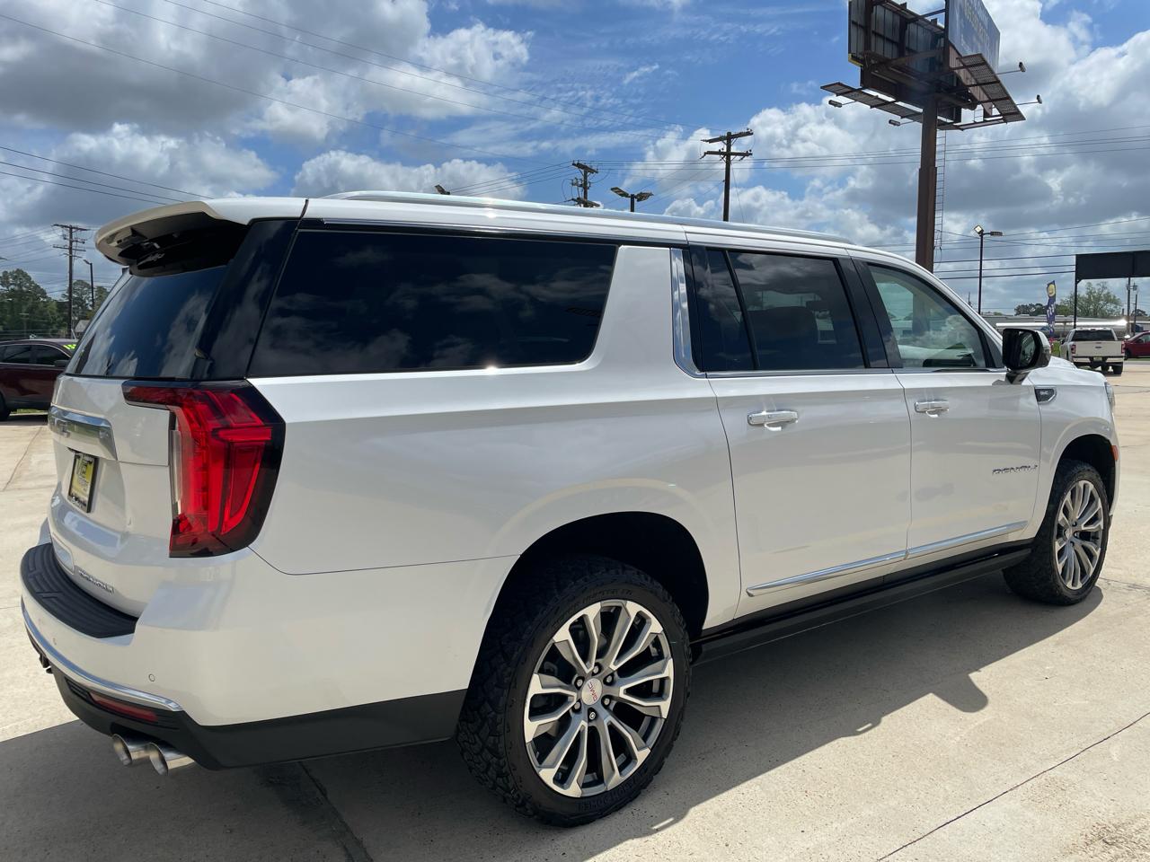 GMC Yukon XL 4WD 4dr Denali 2022
