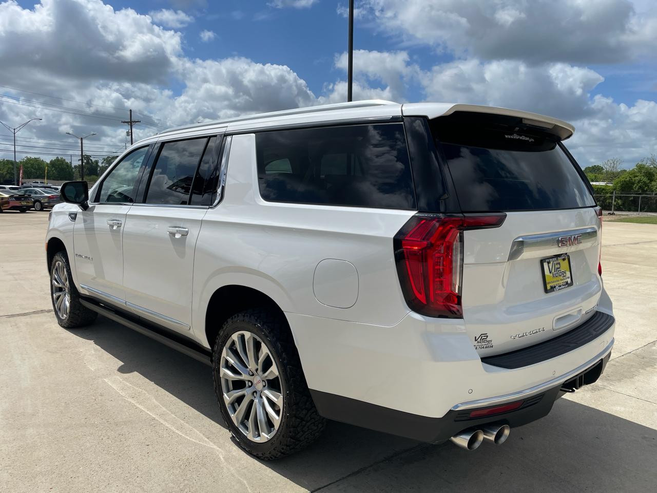 GMC Yukon XL 4WD 4dr Denali 2022