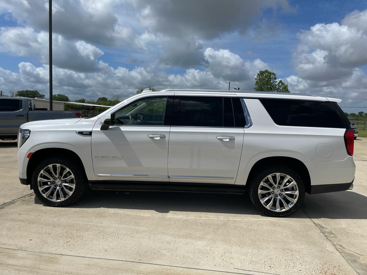 GMC Yukon XL 4WD 4dr Denali 2022