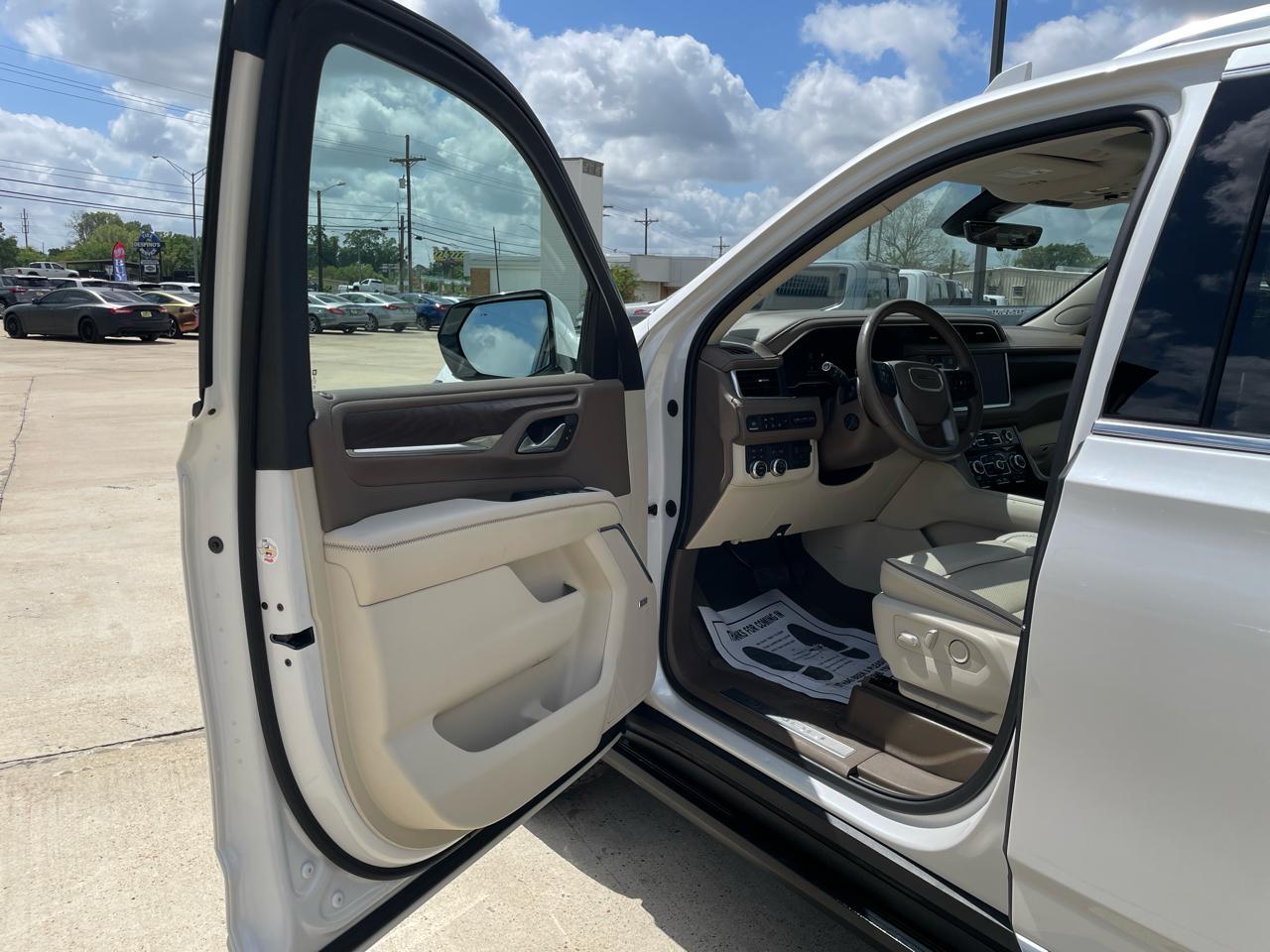 GMC Yukon XL 4WD 4dr Denali 2022