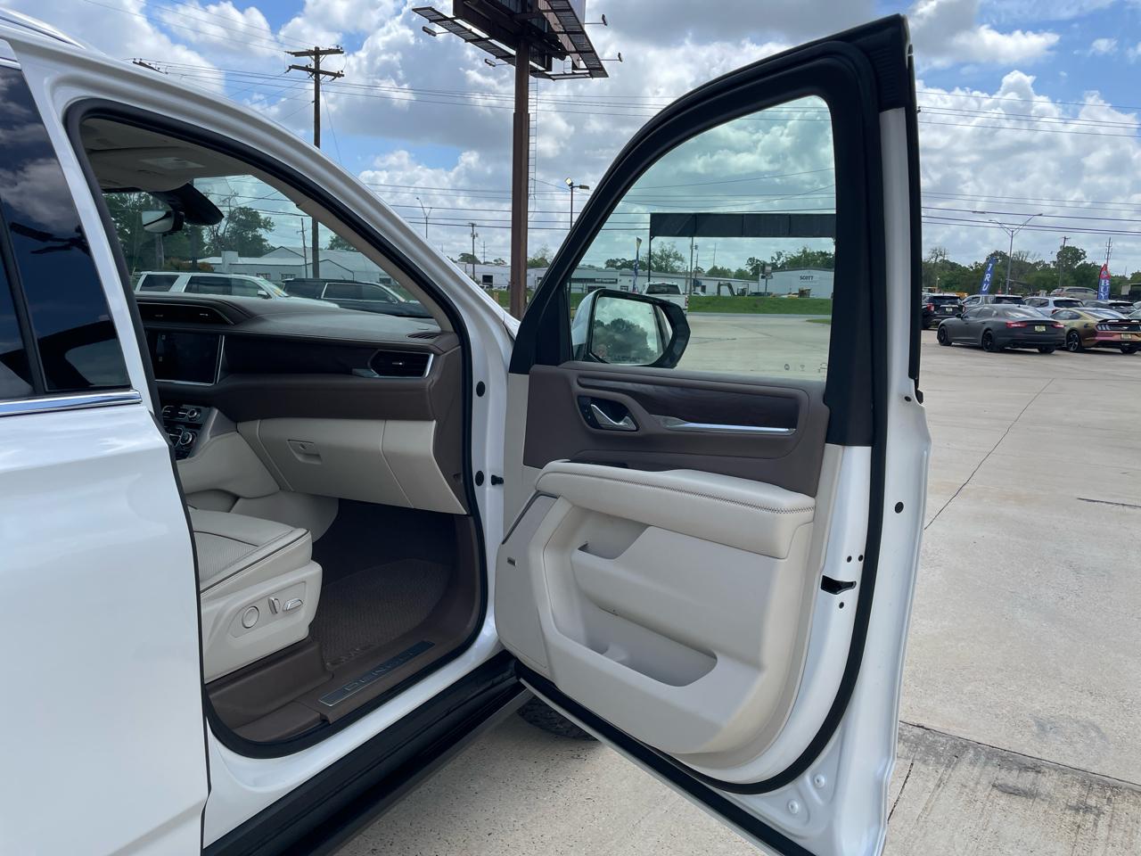 GMC Yukon XL 4WD 4dr Denali 2022