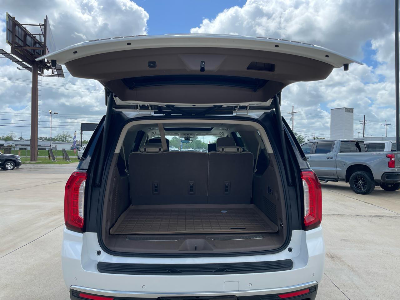 GMC Yukon XL 4WD 4dr Denali 2022