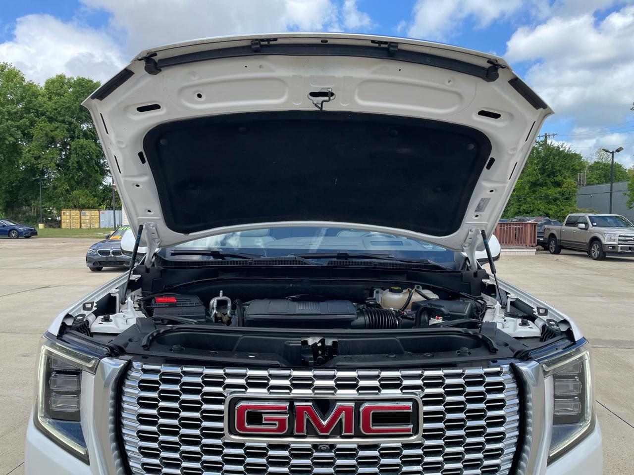 GMC Yukon XL 4WD 4dr Denali 2022