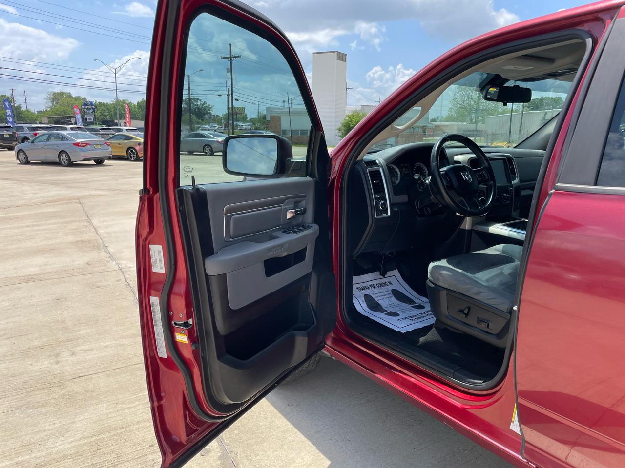 RAM 1500 2WD Quad Cab 140.5" Lone Star 2015