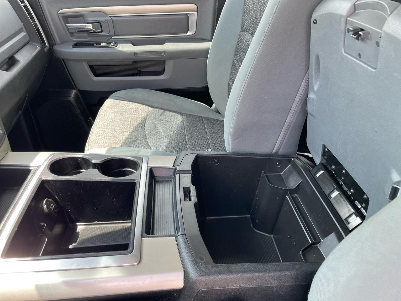 RAM 1500 2WD Quad Cab 140.5" Lone Star 2015