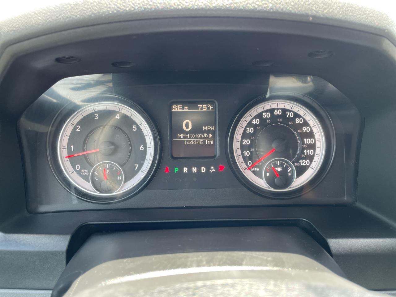 RAM 1500 2WD Quad Cab 140.5" Lone Star 2015