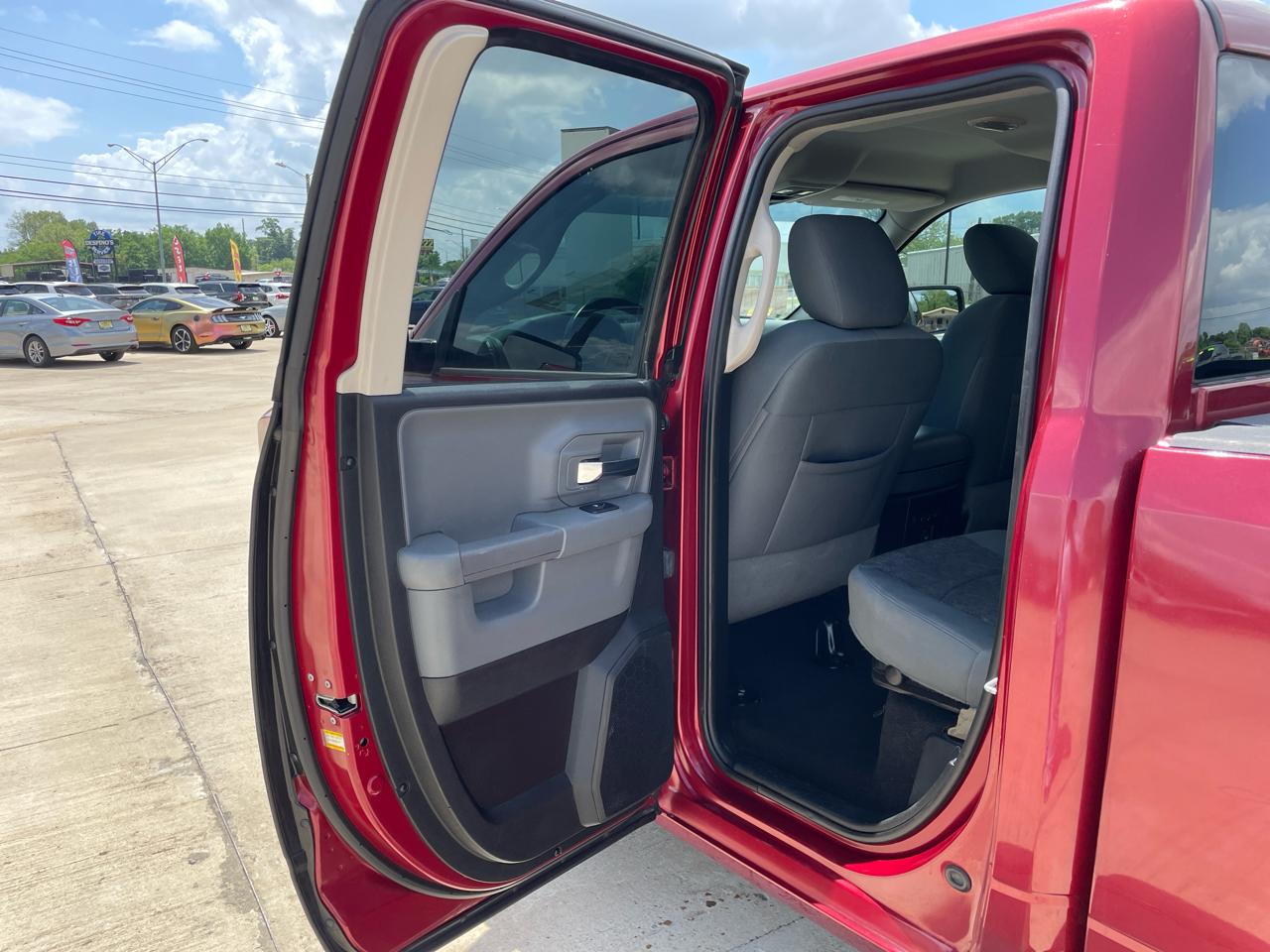 RAM 1500 2WD Quad Cab 140.5" Lone Star 2015