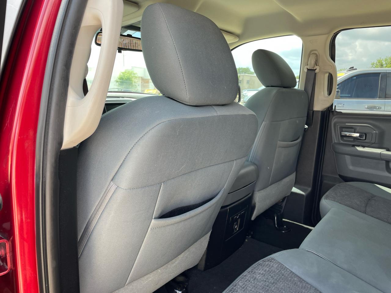 RAM 1500 2WD Quad Cab 140.5" Lone Star 2015