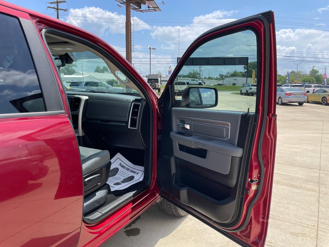 RAM 1500 2WD Quad Cab 140.5" Lone Star 2015