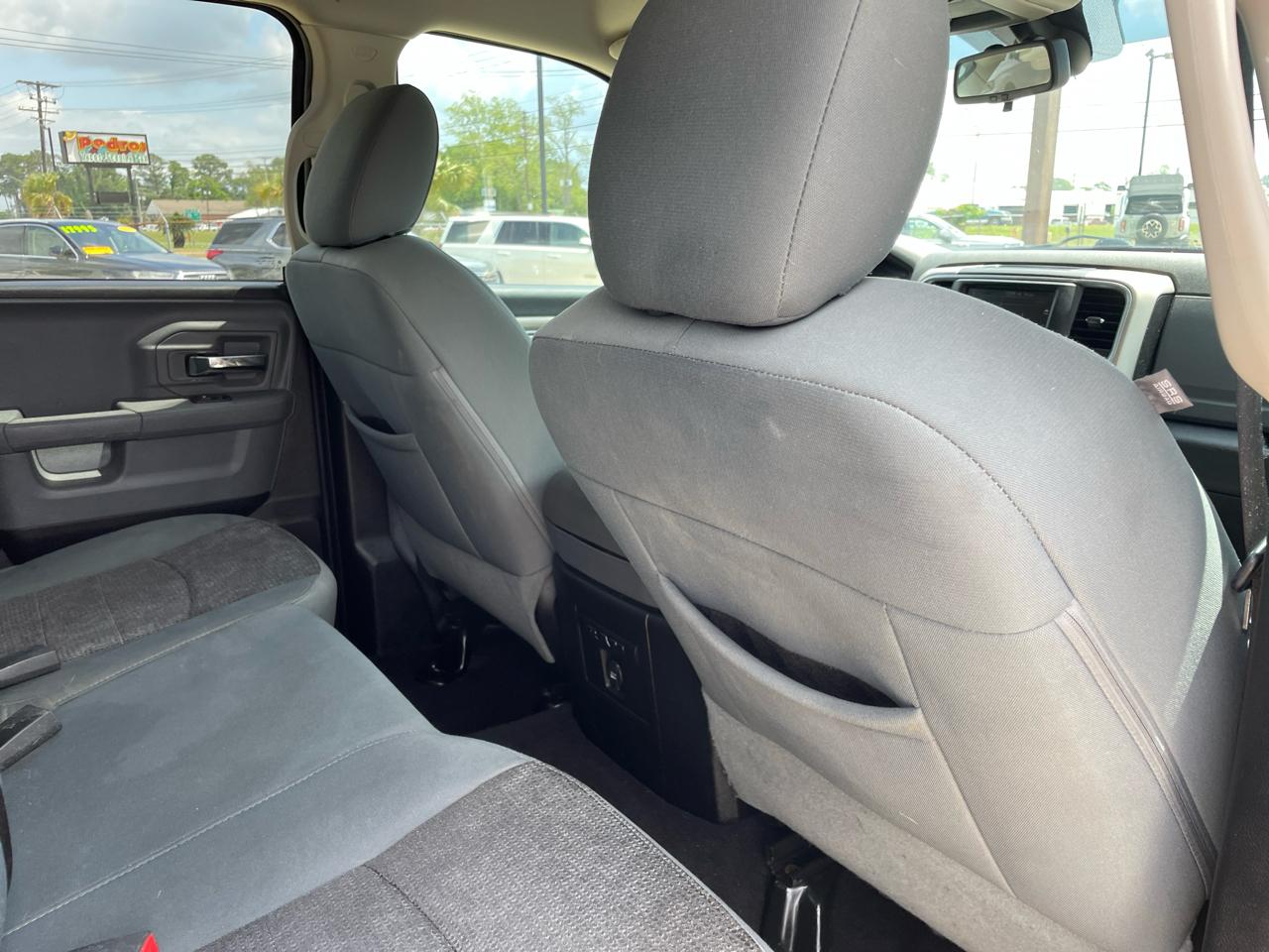 RAM 1500 2WD Quad Cab 140.5" Lone Star 2015